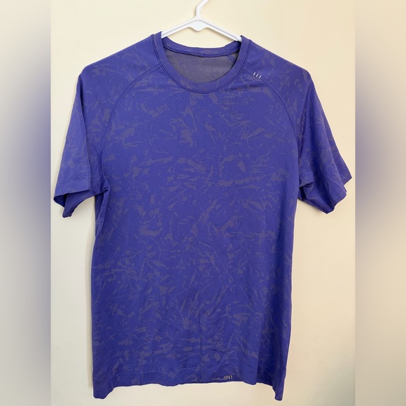 lululemon athletica Blue Men's Short Sleeve Tee - Picture 2 of 6